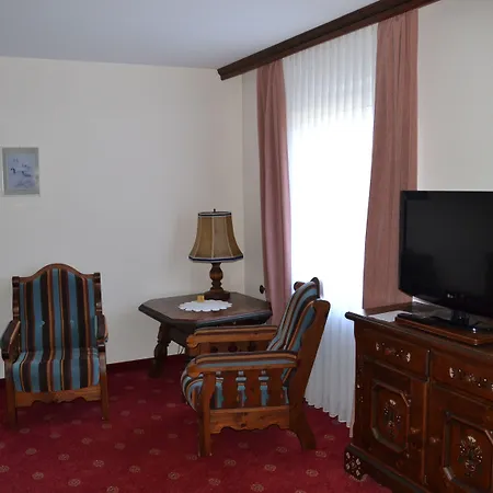 Auerhahn בית הארחה