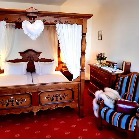 Auerhahn 3* באדן-באדן